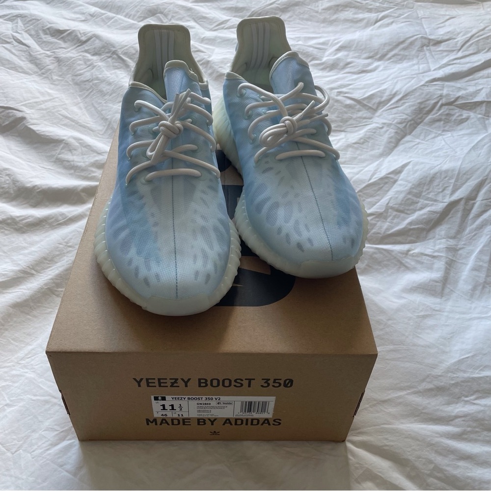 EUC Yeezy 350 “mono ice” men’s size 11.5 worn twice shoes